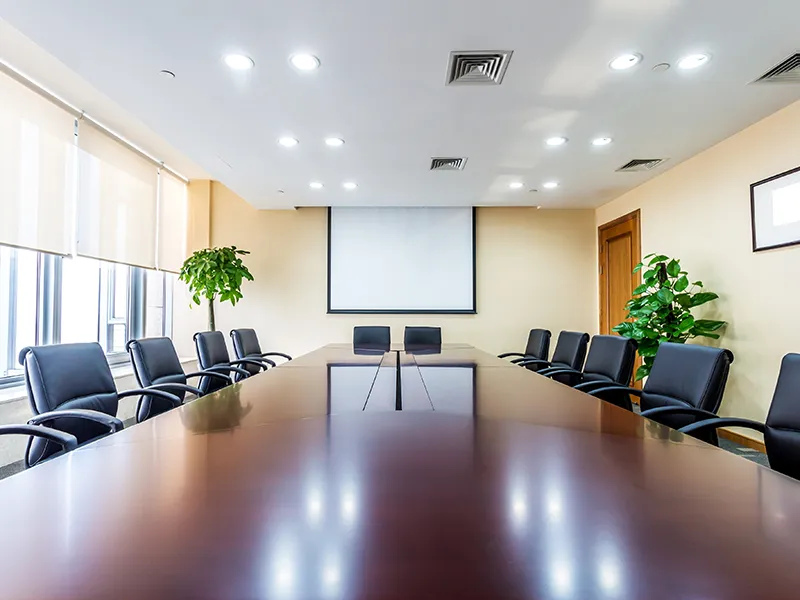 Văn phòng chia nhiều không gian các phòng riêng biệt